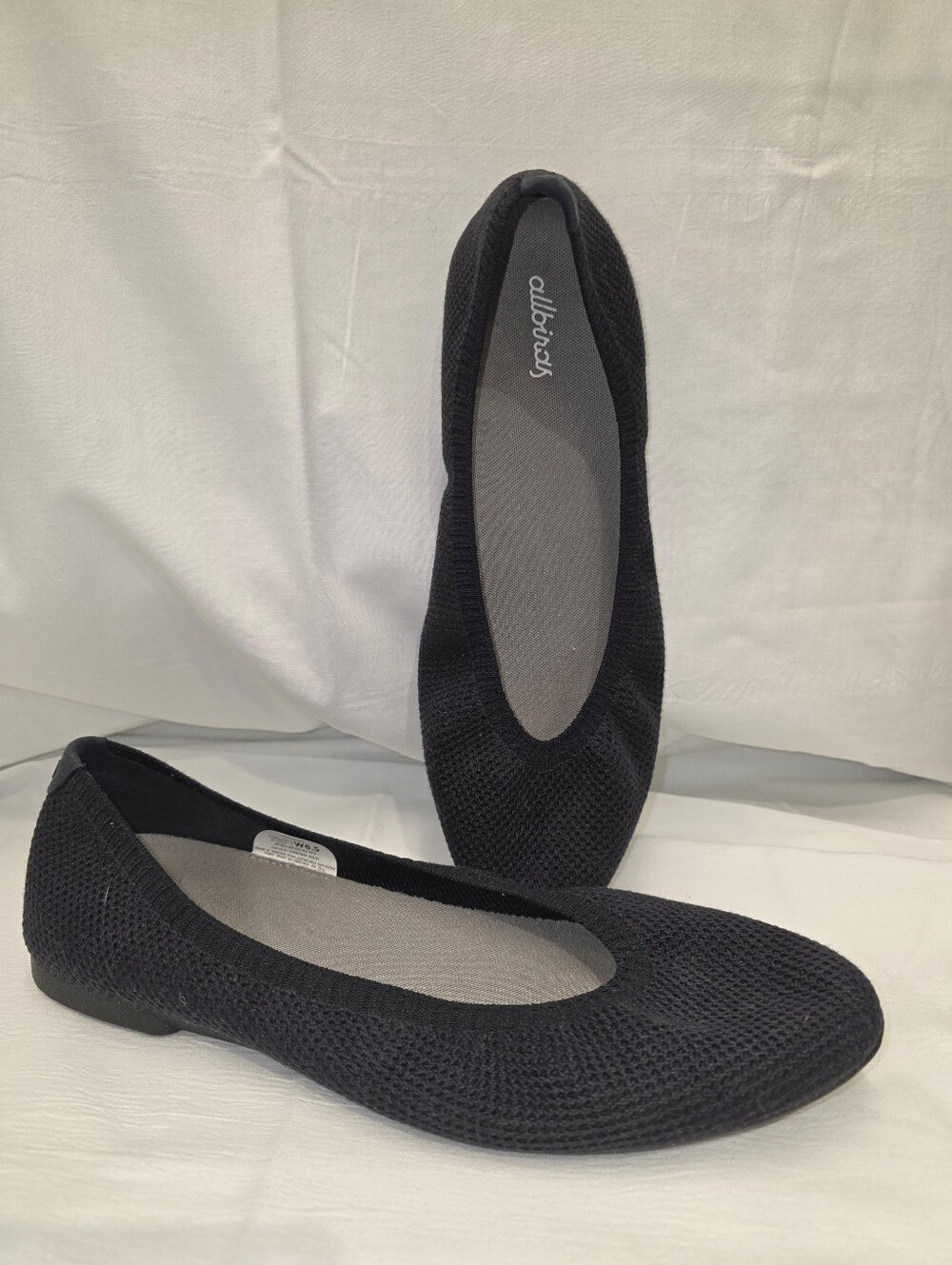 Allbirds Black Knit Ballet Flats. Suede reinforcement on heel. Very comfy